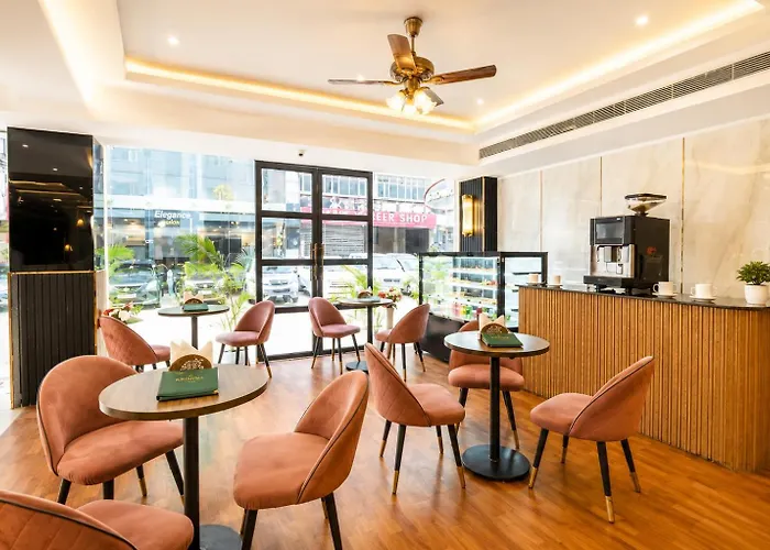 Hotels With Four Stars Krishna Deluxe-By Rcg s