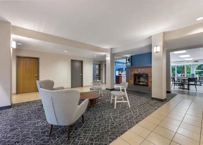 Days Inn By Wyndham Thunder Bay North