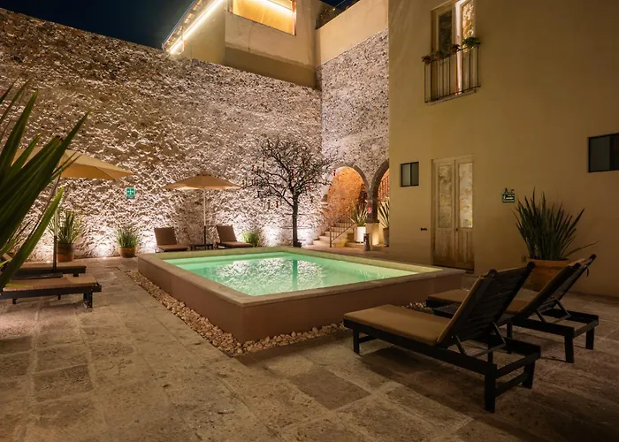 Hotels with pool Nena Centro (Adults Only)