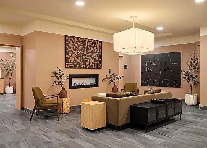 Capital Hill Hotel & Suites