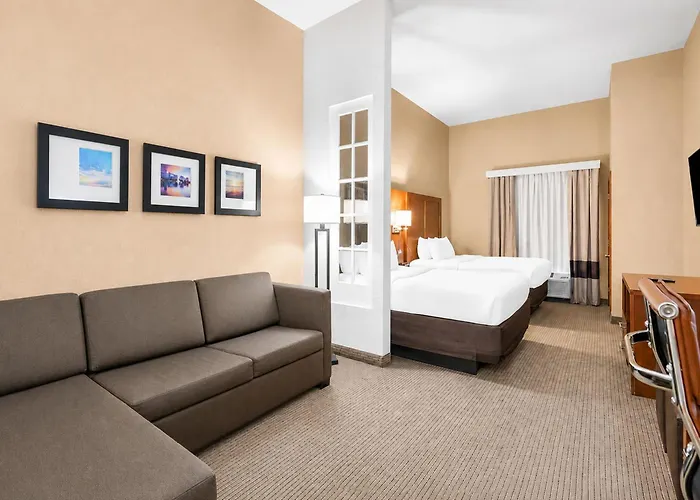 Comfort Suites Airport