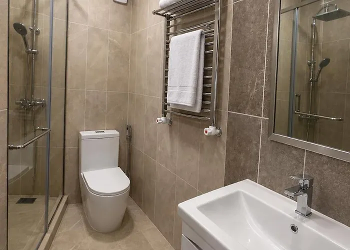 Hin Yerevantsi Hotel