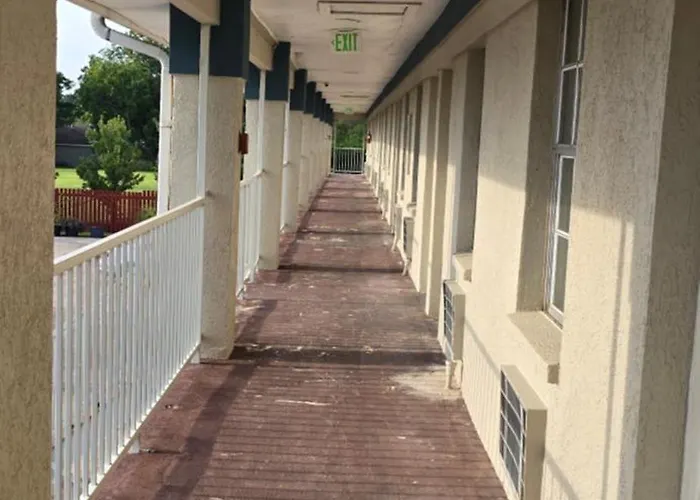 Maxim III Motel