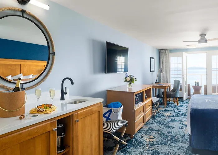 Atlantic Oceanside Hotel & Conference Center