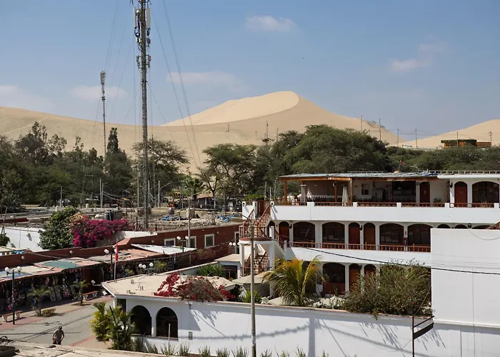 Hostal Huacachina Sunset