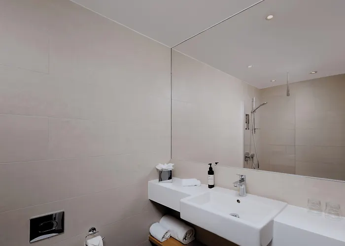 The Lincoln Suites
