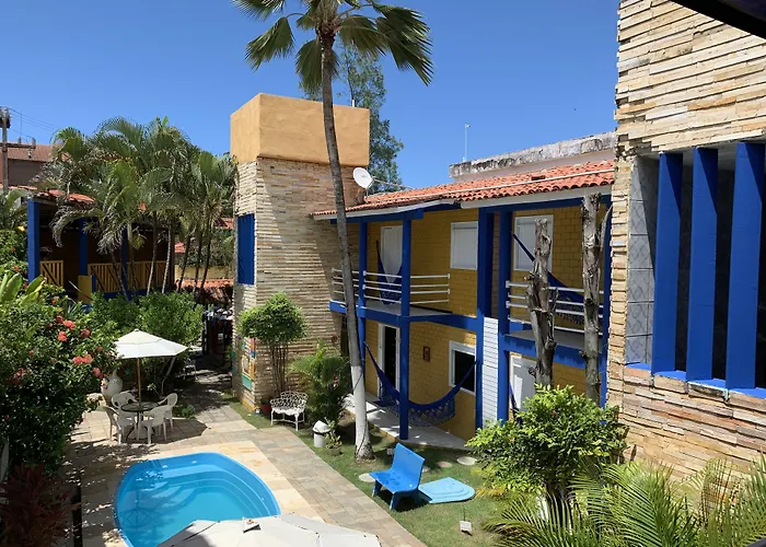 Hotels with pool Pousada Girassol