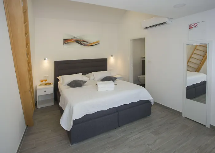 Pension Guide Central Old Town Rooms