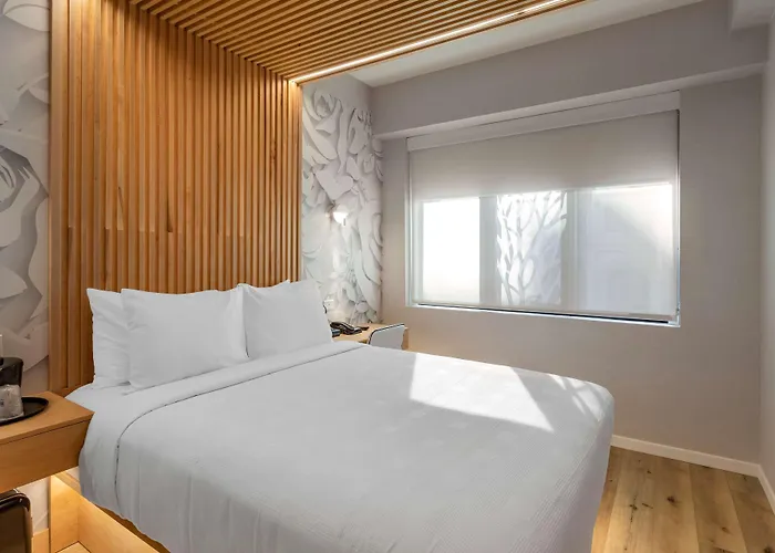 Best Western Plus Soho Hotel