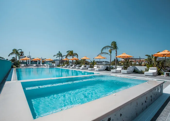 Mazoren Art Hotel