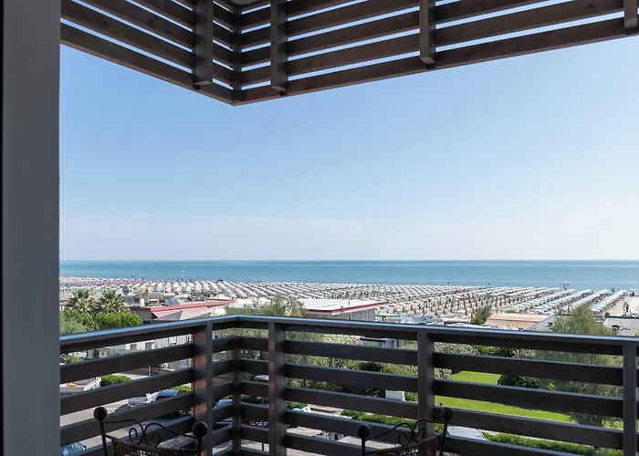 Kiss Beachfront Hotel & Restaurant