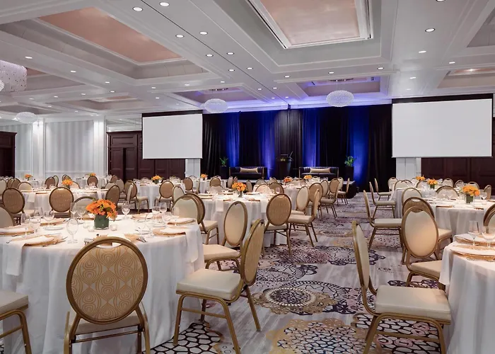 Amway Grand Plaza Hotel, Curio Collection By Hilton