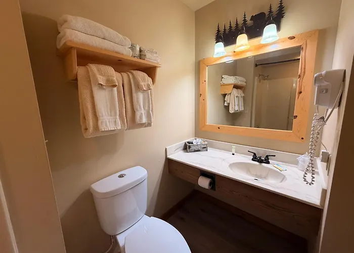 Eagle River Inn And