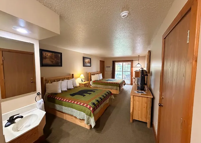 Eagle River Inn And