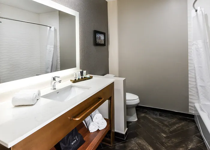 Hollywood Inn Suites Hotel