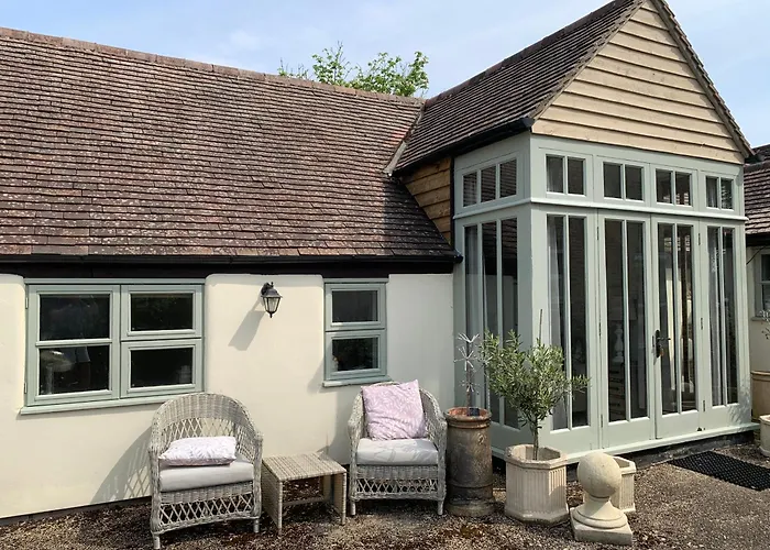 Byre, At Cradle Barn Offering A King Suite