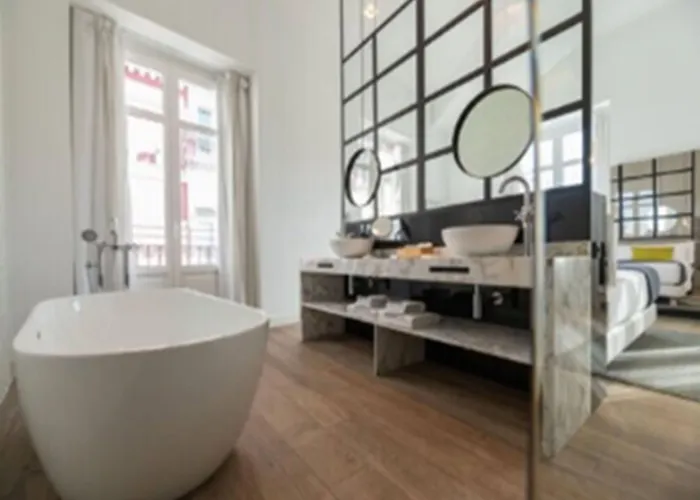 Myr Marques House