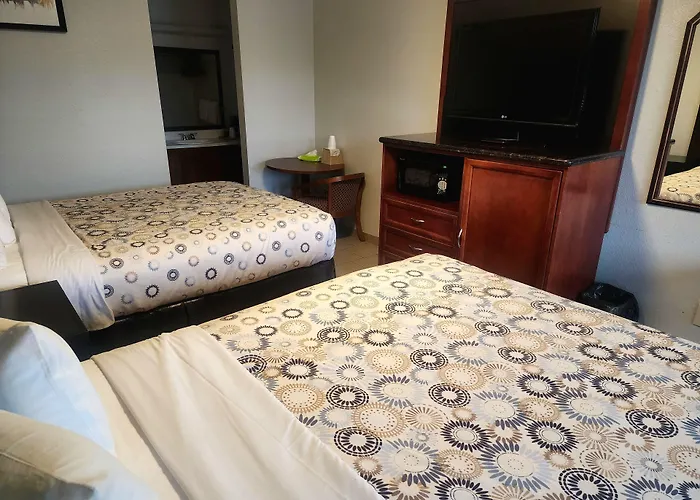 Pacific Inn