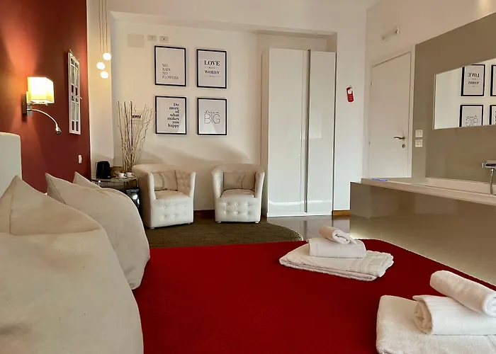 Le Coq Suites