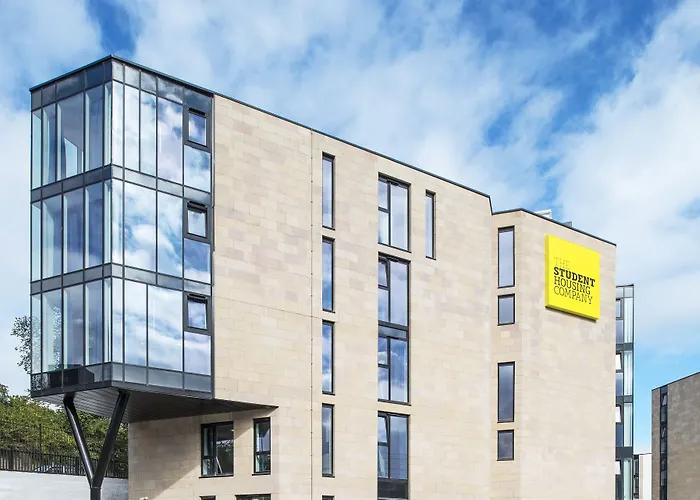 Destiny Student - Holyrood
