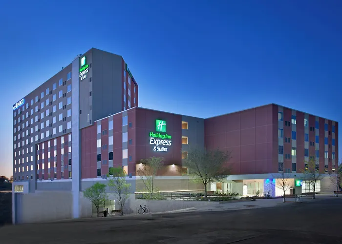 Hotels with tennis Holiday Inn Express & Suites Austin Downtown - University By Ihg
