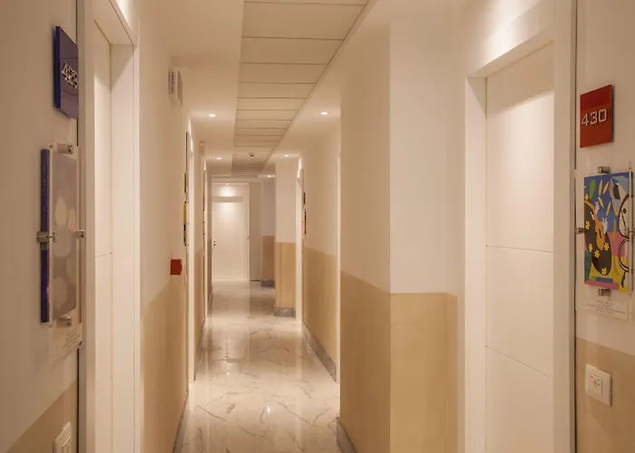 Floris Hotel