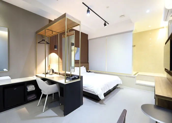 3 star hotels Almond Busan Station