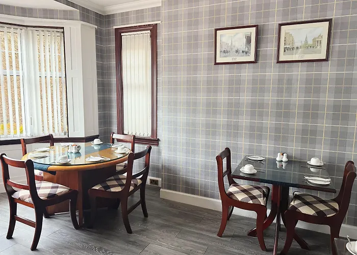  Acer Lodge Guest House