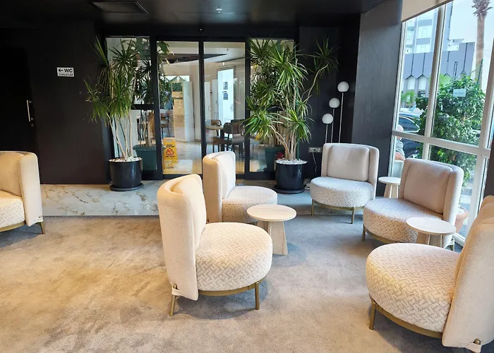 The Corner Park Hotel