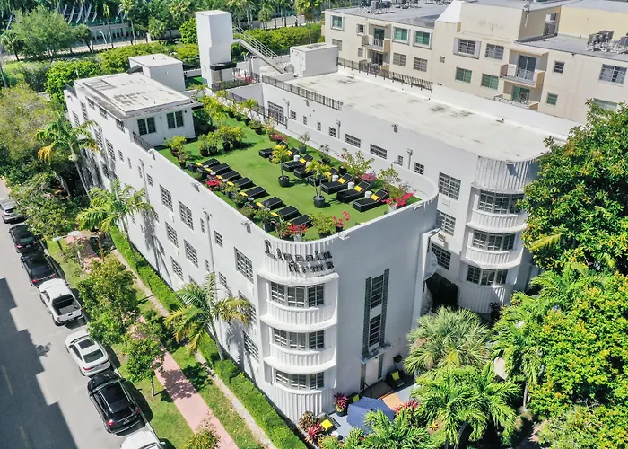 Lincoln Arms Suites