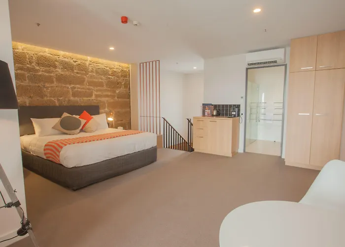 Customs House Hotel