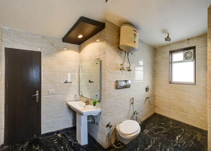 Hotels With Four Stars Krishna Deluxe-By Rcg s
