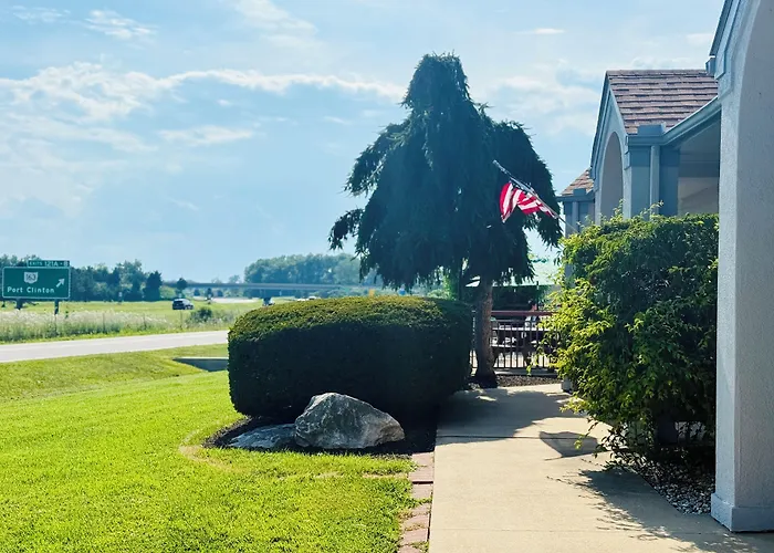 Dog friendly hotels Stay Inn
