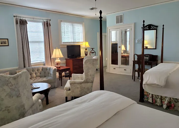 Morehead Inn