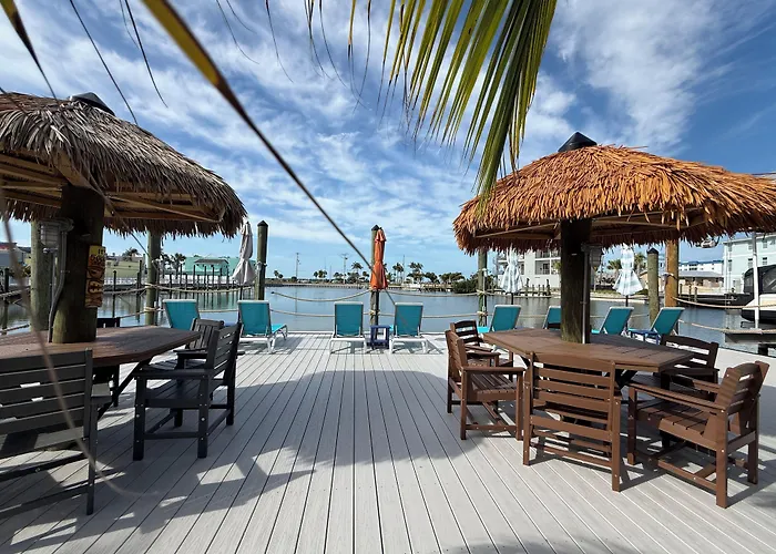 Manatee Bay Inn