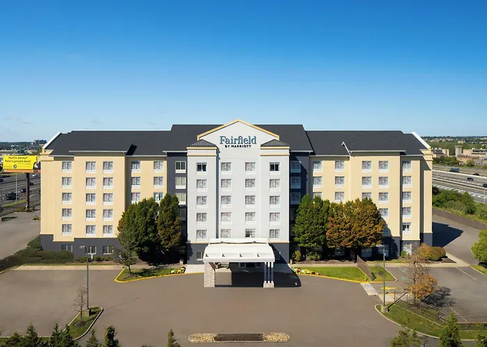 Hotels with a view Fairfield Inn & Suites By Marriott Newark Liberty International Airport