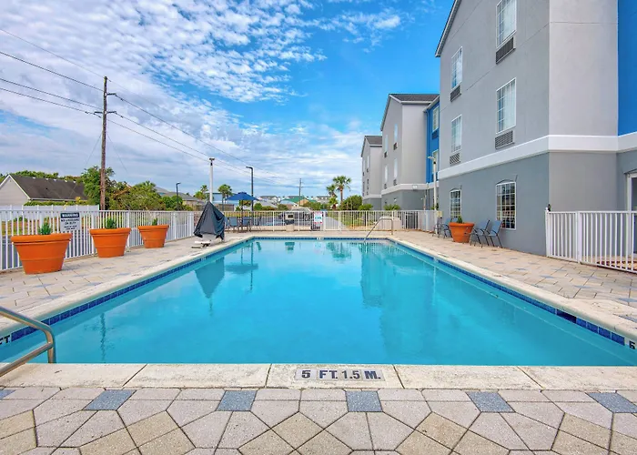 Hotels with tennis Holiday Inn Express Destin E - Commons Mall Area By Ihg