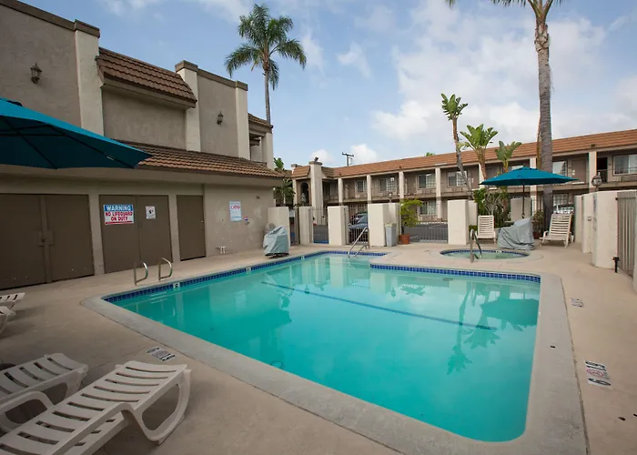 Trip to College Queens Inn Anaheim