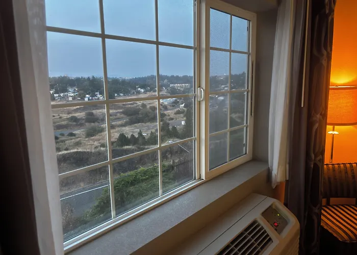 Coast Hilltop Inn