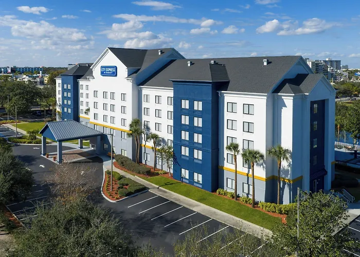 Hot Tub in Room Comfort Inn & Suites Near Universal Orlando Resort-Convention Ctr