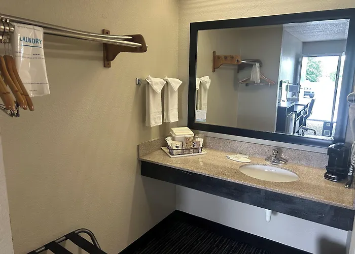 3 star hotels Super 8 By Wyndham Pigeon Forge-Emert St