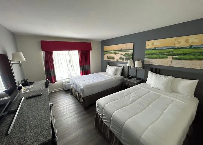 Beach Hotels Clarion Pointe - Greensboro Coliseum Area