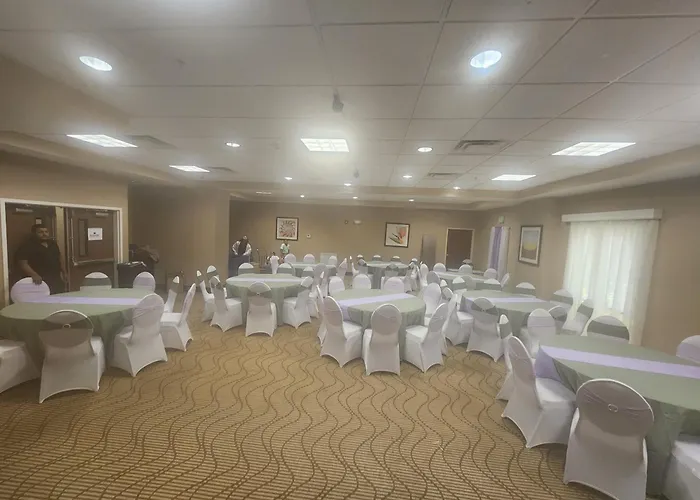 Comfort Suites Airport