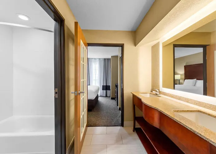 Hot Tub in Room Comfort Suites San Antonio Near Seaworld