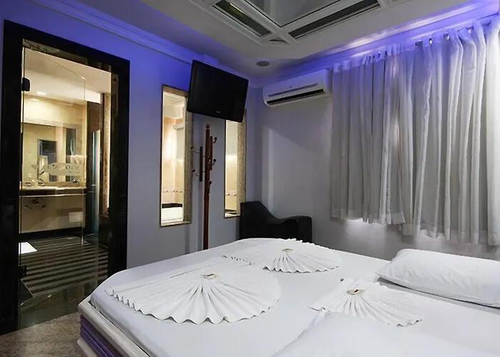 L'amour Motel