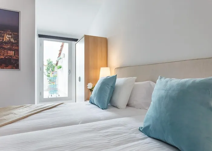 Apartamentos Cornellalux
