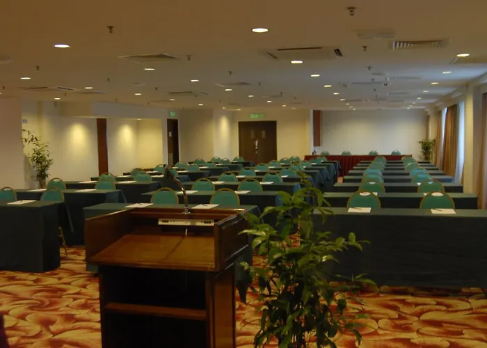 Mandarin Court Hotel