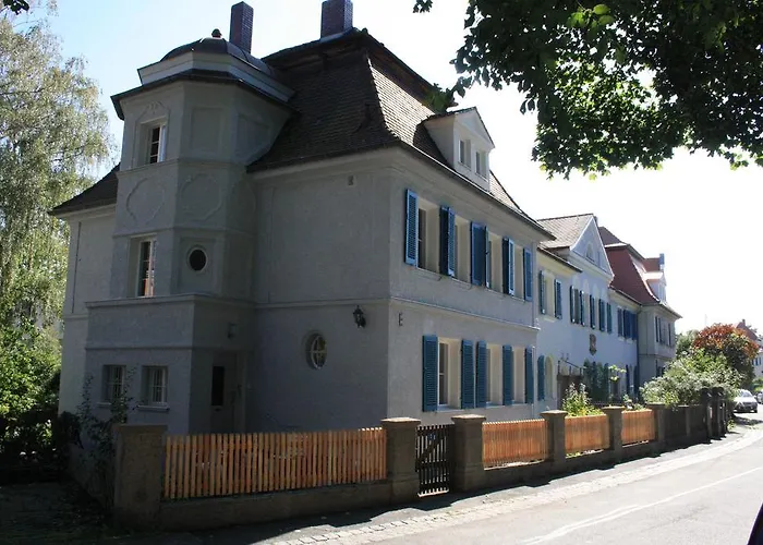 s Villa Del Arte