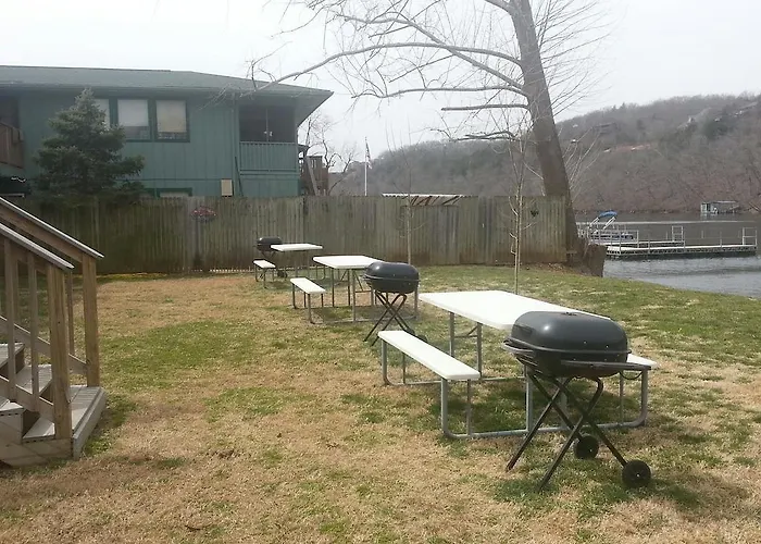 Taneycomo Lakefront