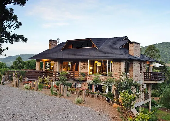 Hotel com vista: Bina's Haus Pousada, Cafeteria e Atelier